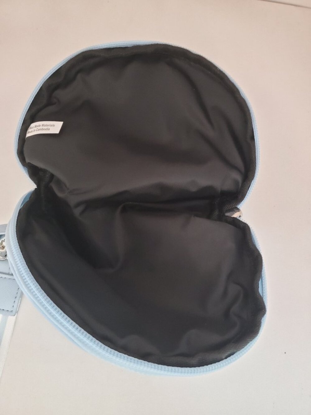 Small Accessory/Makeup Bag - Picture 3 of 3